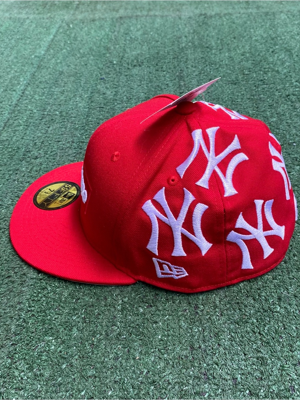 Suprem hat - Picture 2 of 5